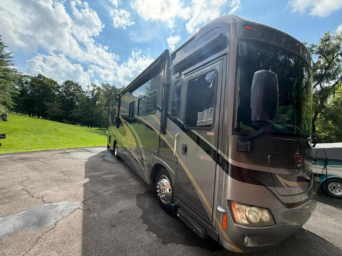 Used 2010 Winnebago Journey Express 34y