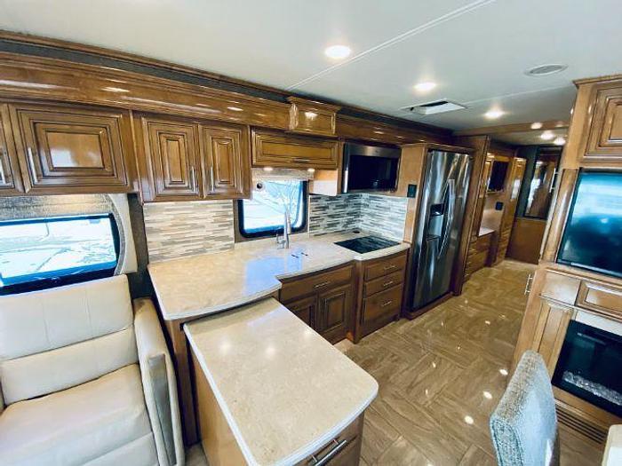 Used 2019 Thor Venetian J40