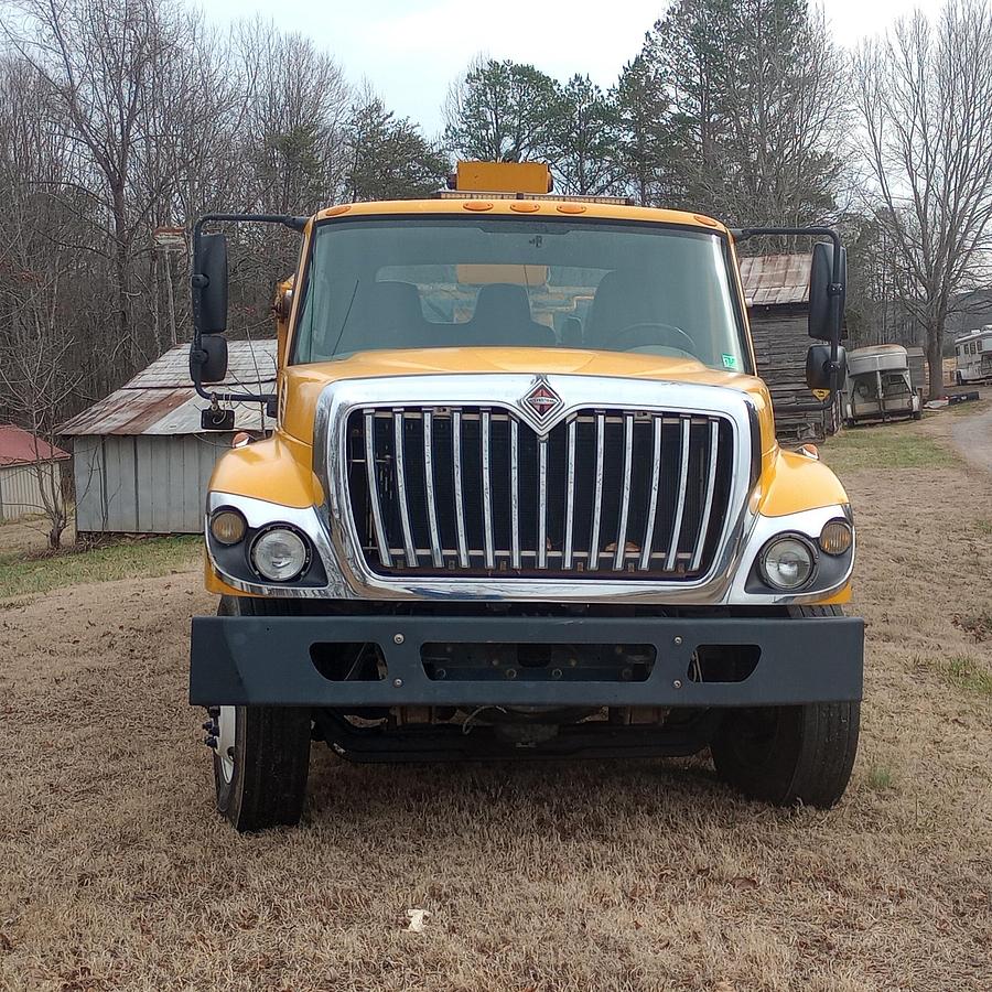 Used 2011 Petersen TL3 Lightning Loader Grapple Truck