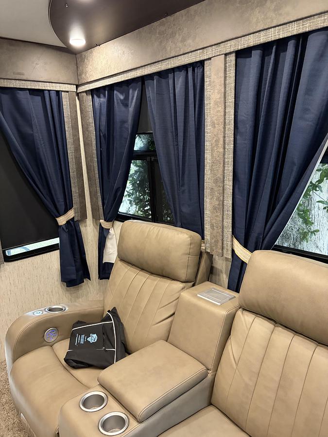 Used 2020 Grand Design Momentum 349m