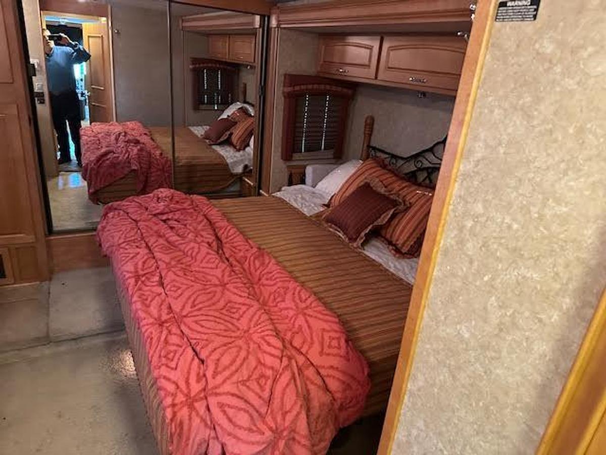 Used 2008 Winnebago Tour 40KD Class A Motorhome