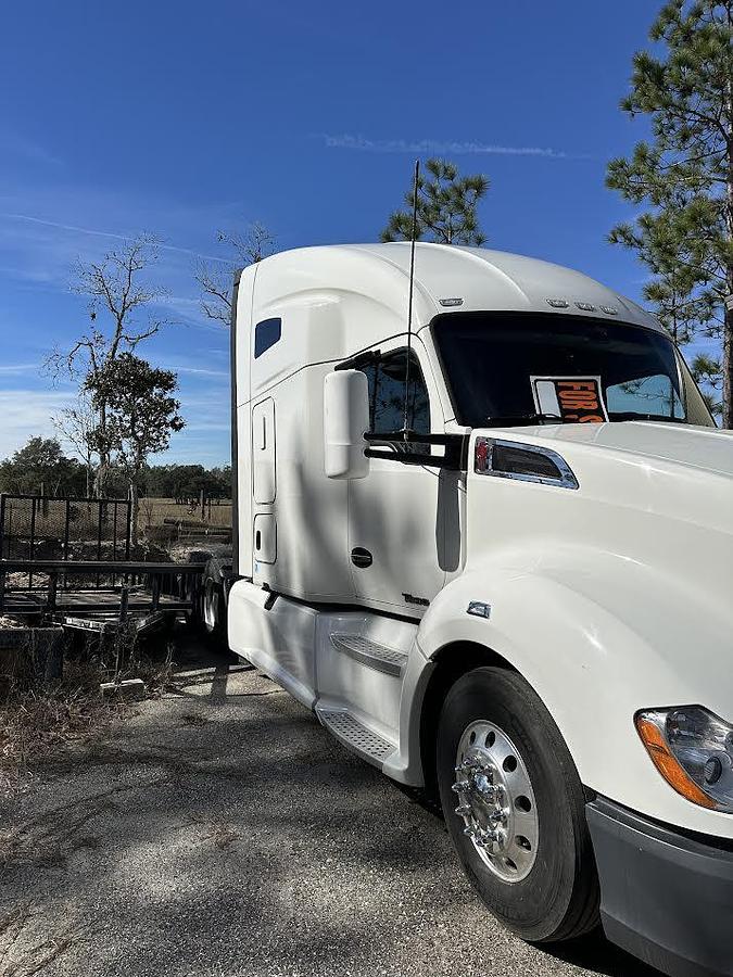 Used 2020 Kenworth T680 Conventional Sleeper Semi