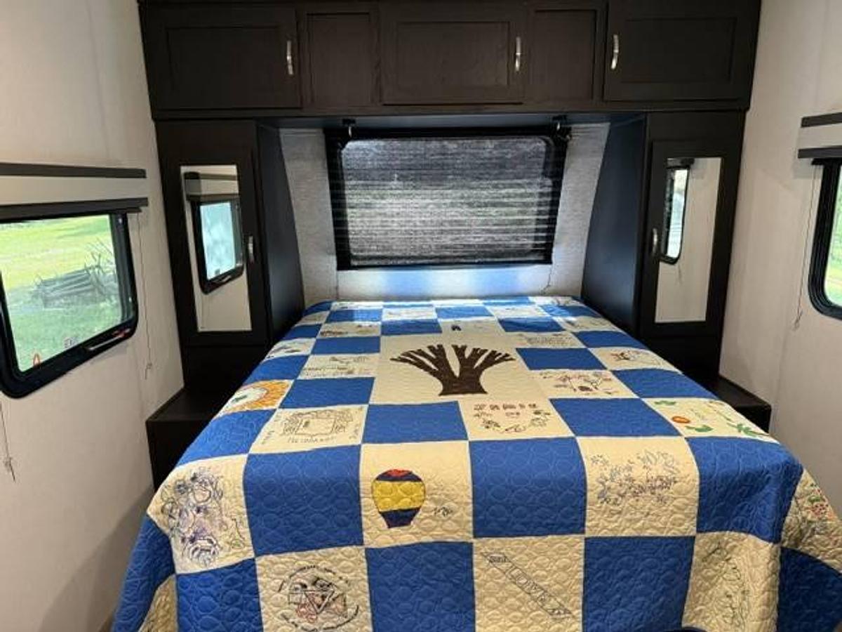 Used 2022 Coachmen Freedom Express Ultra Lite 192RBS Travel Trailer