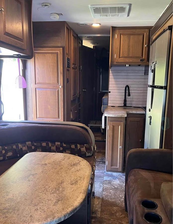 Used 2015 Coachmen Leprechaun 260DS
