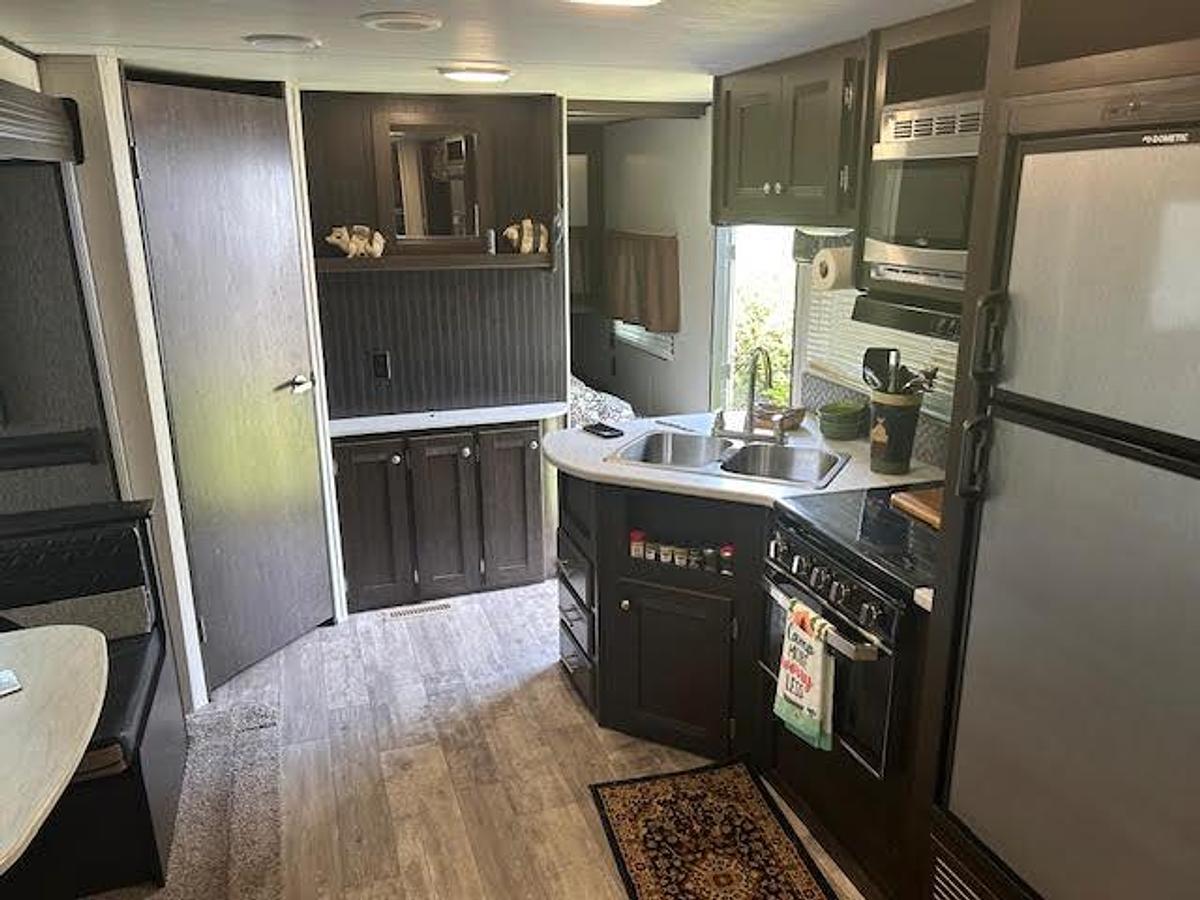 Used 2019 Heartland Pioneer BH280 Travel Trailer