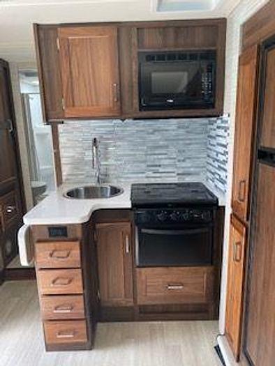 Used 2021 Winnebago Minnie Winnie