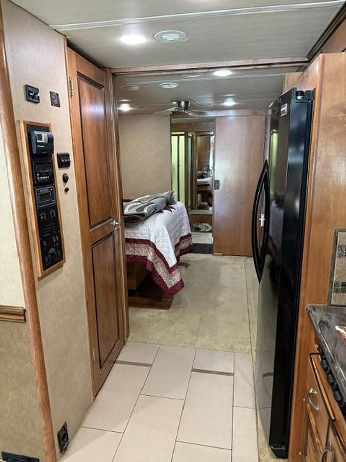 Used 2012 MONACO KNIGHT 40DT