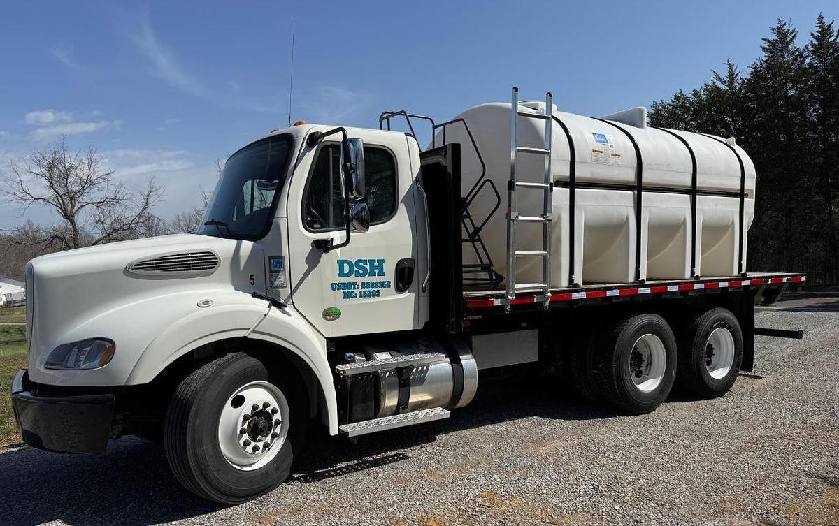 Used 2021 FREIGHTLINER BUSINESS CLASS M2 112 Water Tank Truck