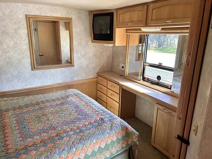 Used 2004 Itasca Suncruiser 35U