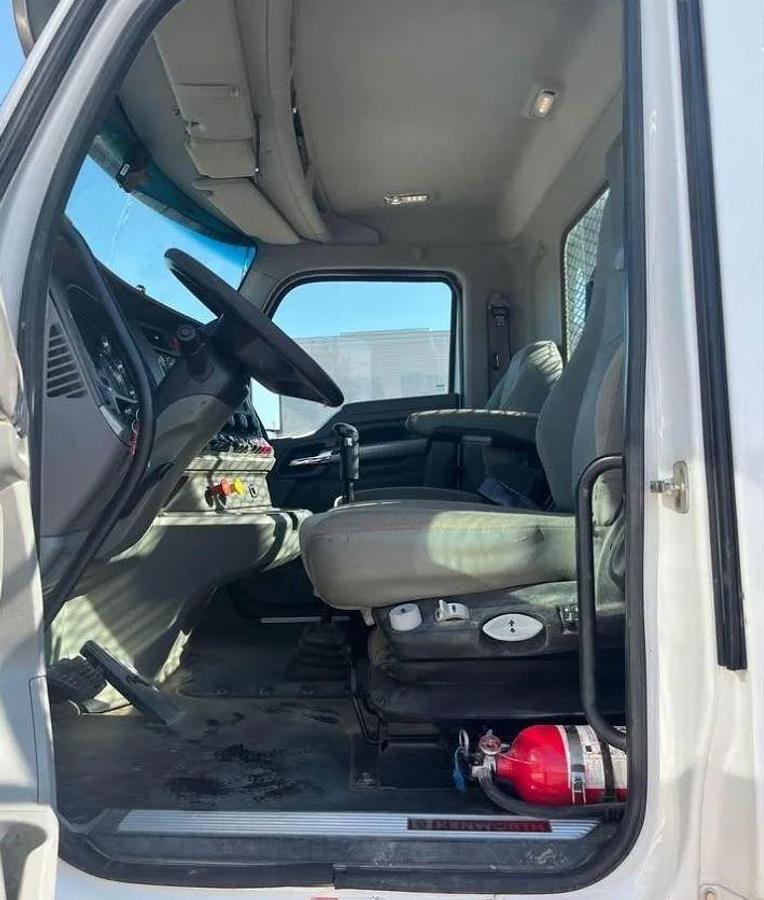 Used 2016 Kenworth T880 Flatbed Truck