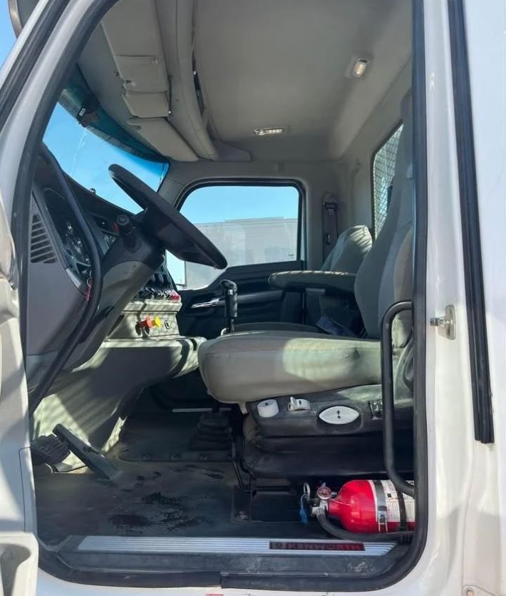 Used 2016 Kenworth T880 Flatbed Truck