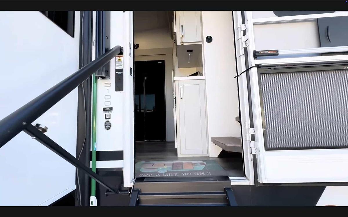 Used 2024 Brinkley Z3100