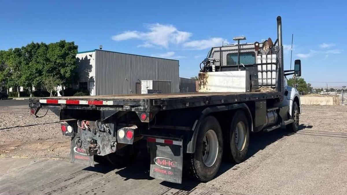 Used 2016 Kenworth T880 Flatbed Truck