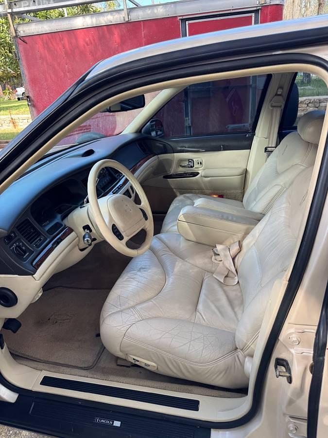 Used 1996 Lincoln Town Cartier