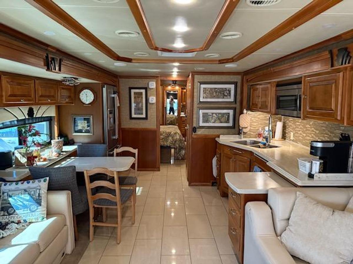 Used 2015  Tiffin Motorhomes Phaeton 42LH Class A Motorhome