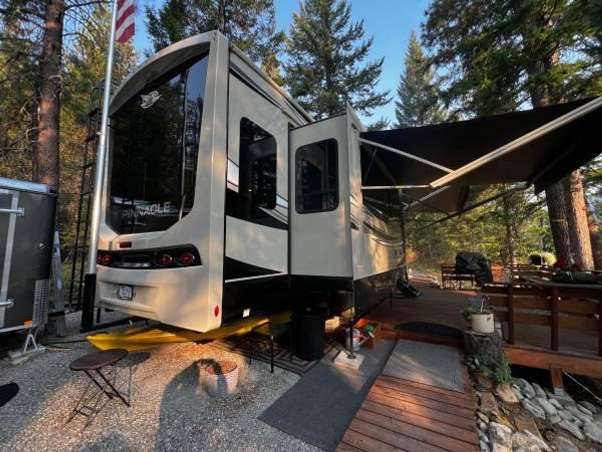 Used 2021 Jayco Pinnacle 36FBTS Fifth Wheel