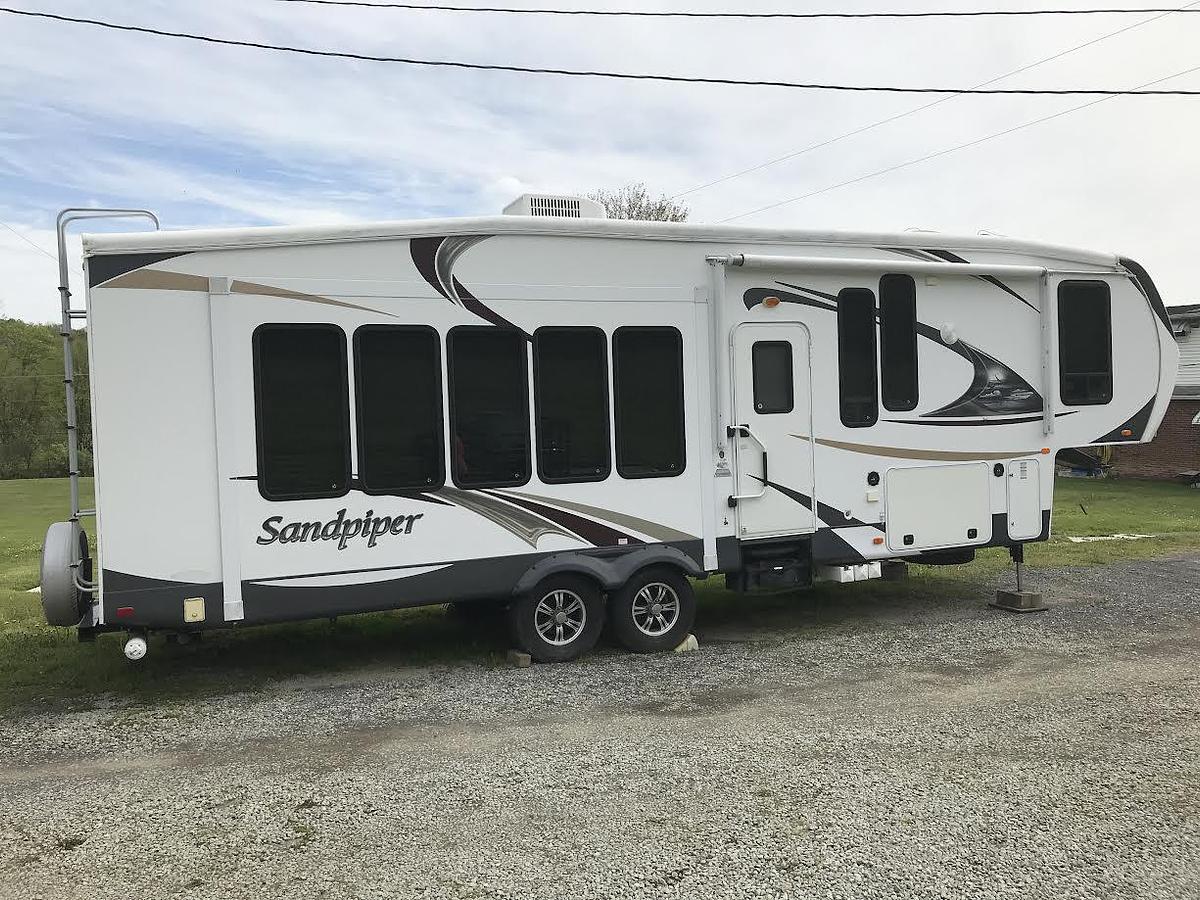 Used 2013 Forest River Sandpiper 315RE Fifth Wheel