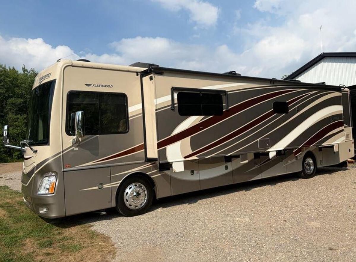 Used 2015 Fleetwood Discovery 40E Class A Diesel Motorhome