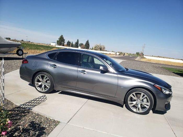 Used 2018 INFINITI Q70 3.7 LUXE