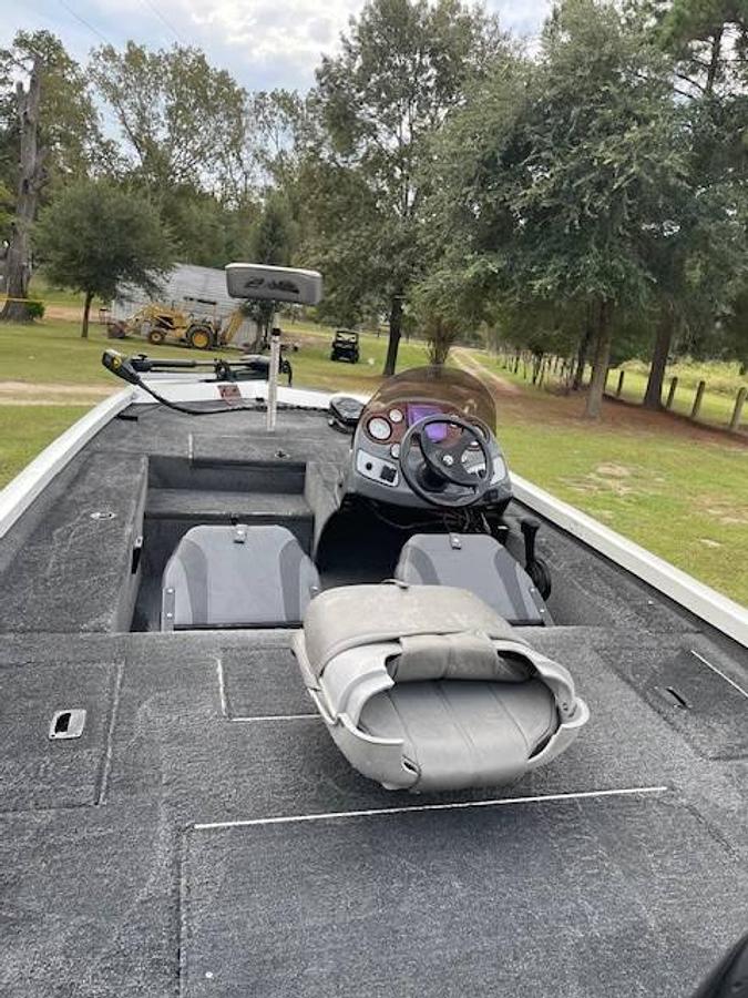 Used 2006 Triton Aluminum Fishing Boat