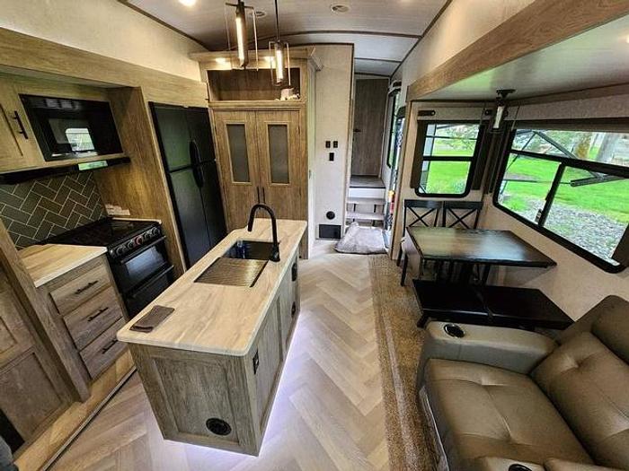 Used 2021 Forest River Salem Hemisphere 290RL