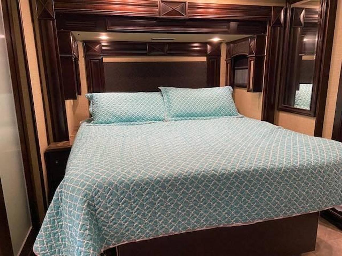 Used 2015 American Coach American Revolution 42T Class A Motorhome