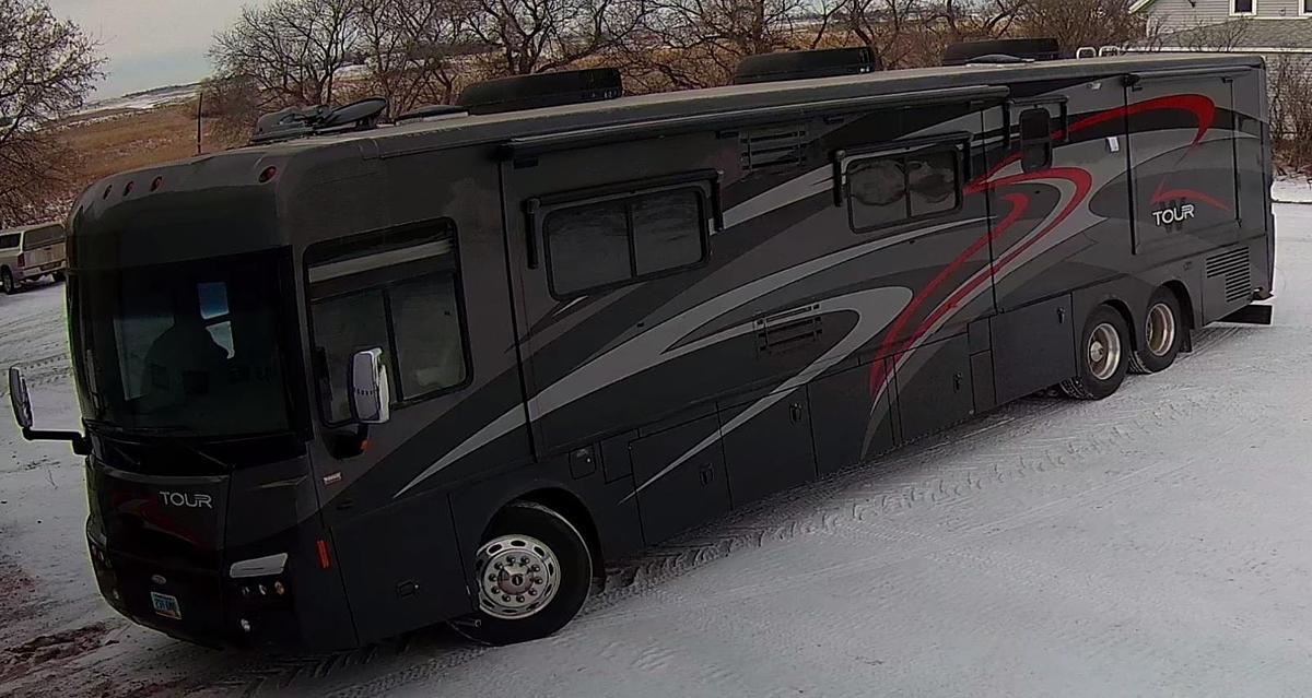 Used 2010 Winnebago Tour 42AD
