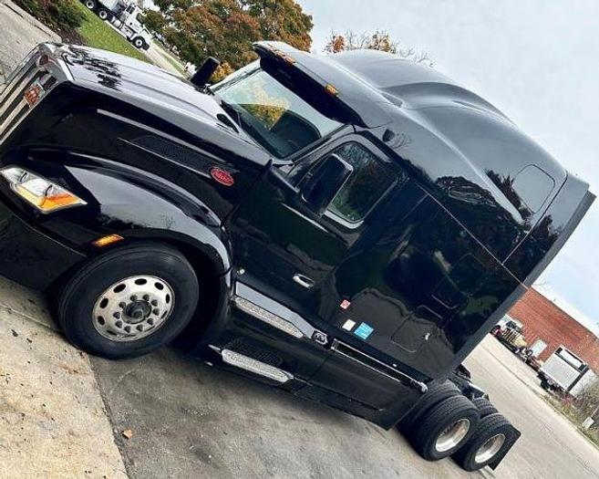 Used 2023 Peterbilt 579