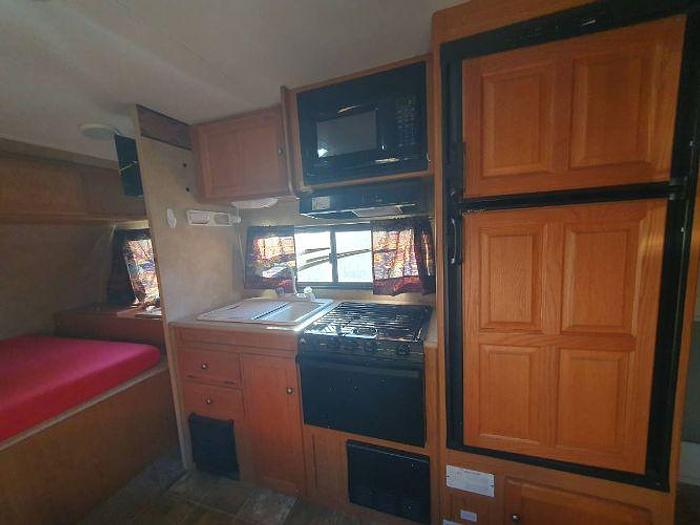 Used 2009 Skyline Layton 1811