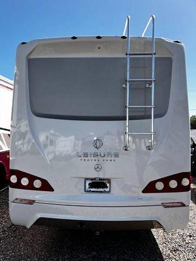 Used 2015 Leisure Travel Unity U24TB