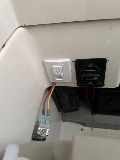 Used 2006 Hydra-Sports Vector CC25