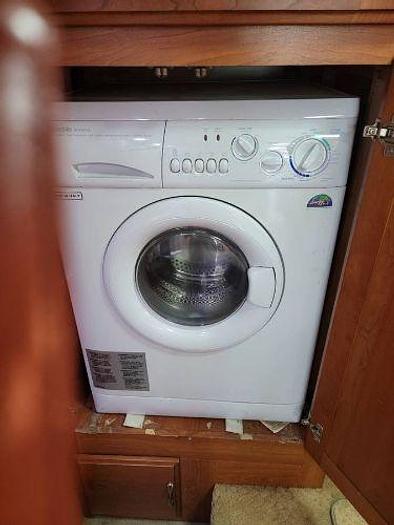 Used 2005 Coachmen Sports Coach Elite