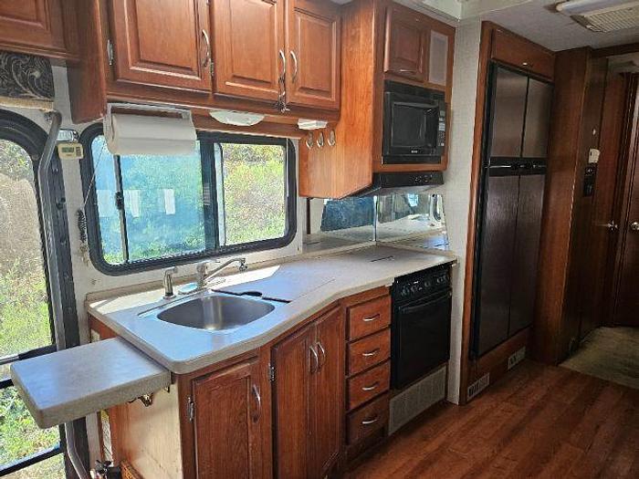 Used 2005 Fleetwood Southwind 37L