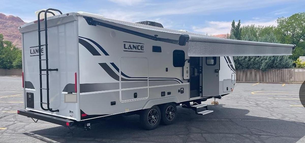 Used 2021 Lance 2295 W/ 2015 Ford F350 Super Duty