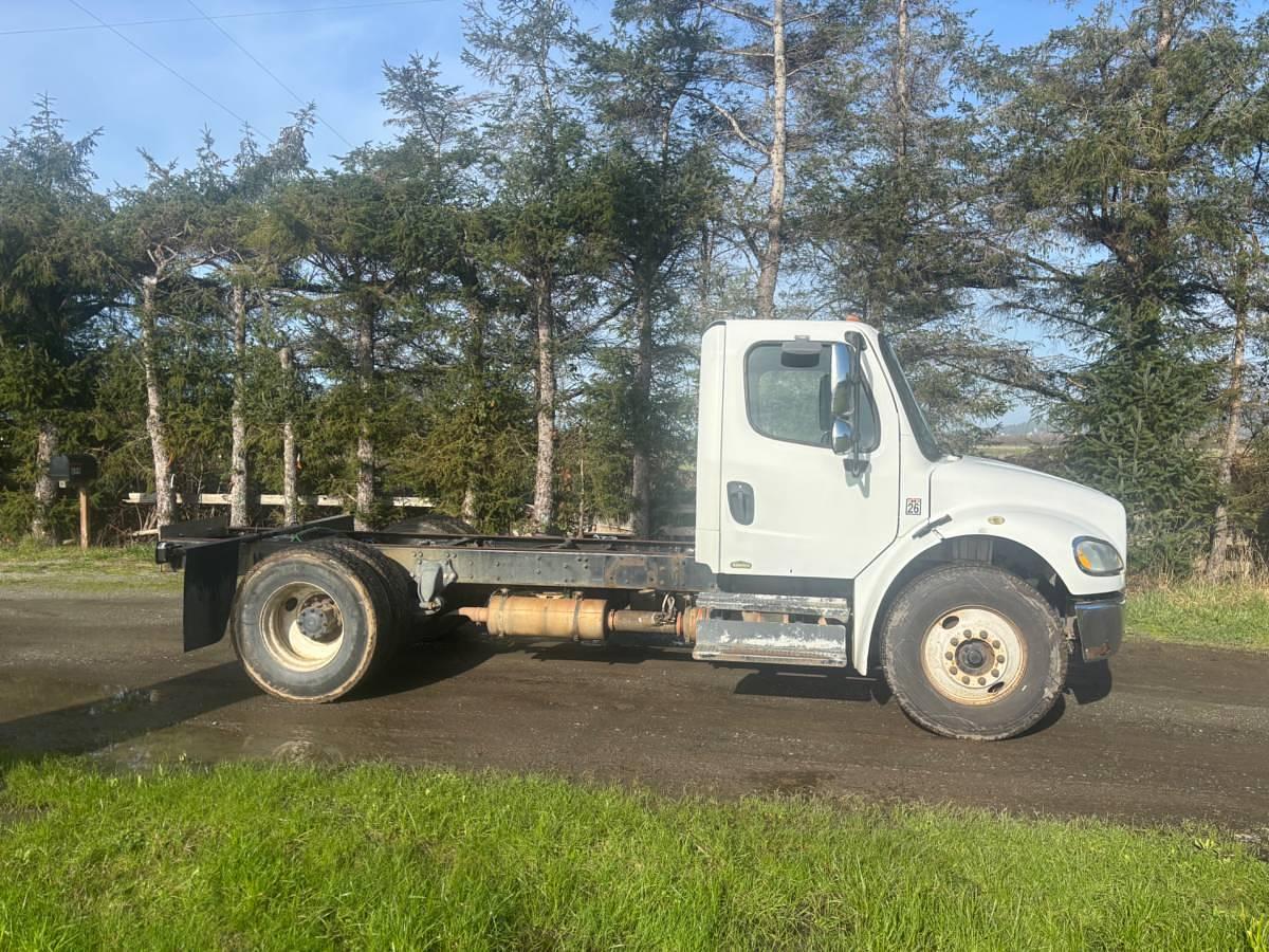 Used 2013 Freightliner M2 106