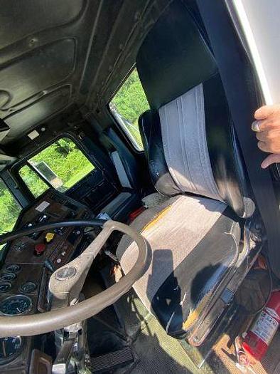 Used 1995 Freightliner USF-1E