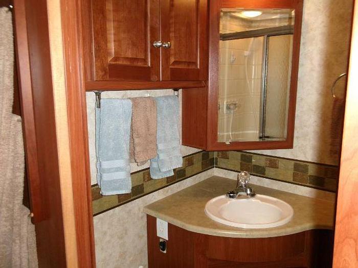 Used 2010 Winnebago SIGHTSEER 33C