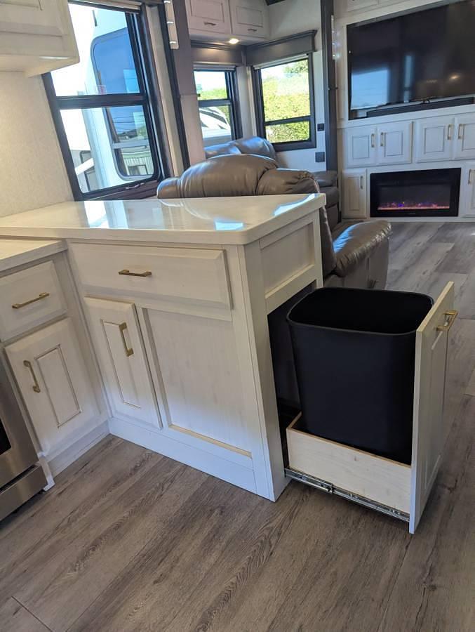 Used 2021 DRV Mobile Suites 41RKDB4