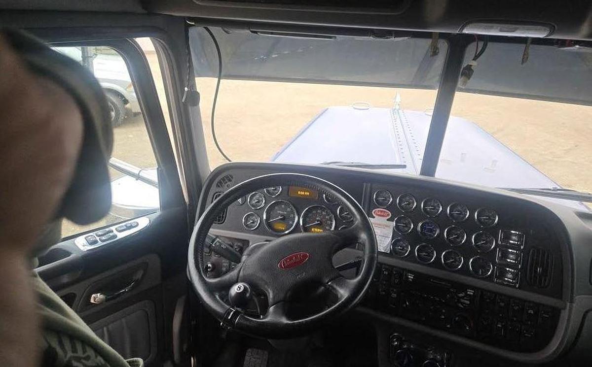 Used 2020 PETERBILT 389 Sleeper Semi Truck