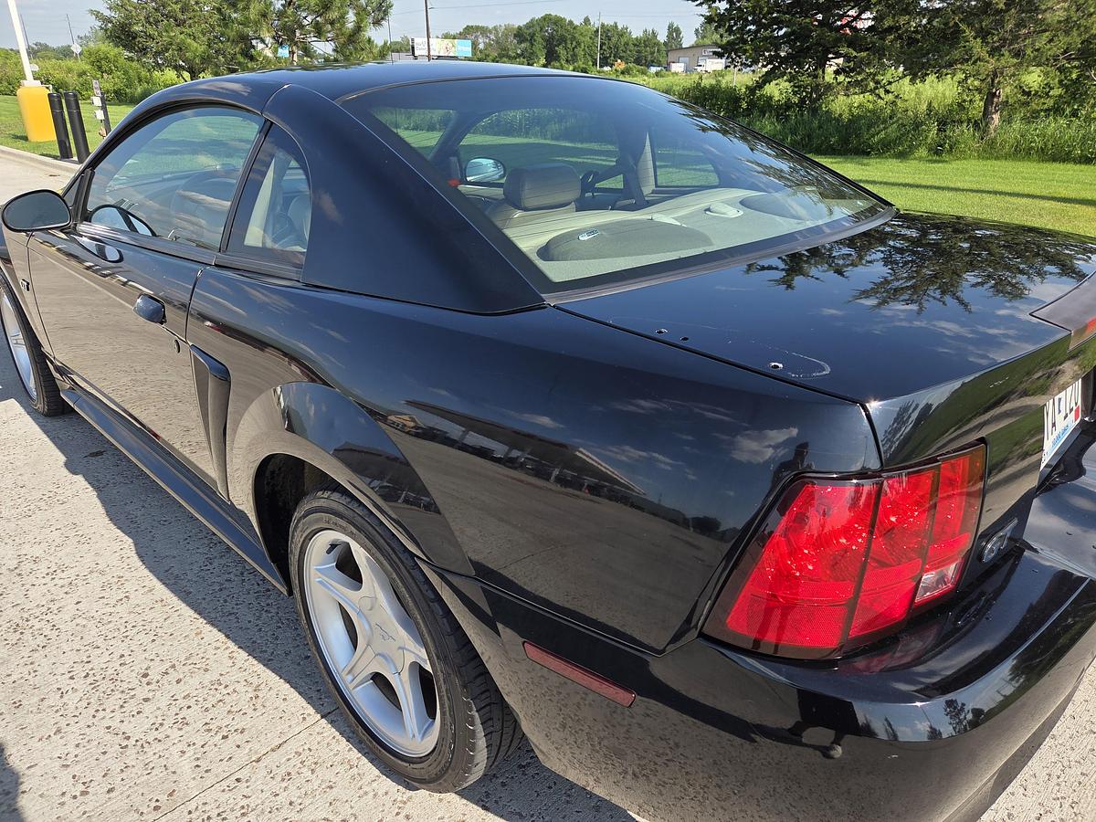 Used 2000 Ford Mustang GT