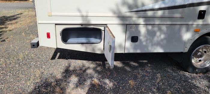 Used 2018 Fleetwood Flair LXE 30U