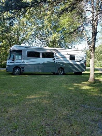 Used 2006 Winnebago Adventurer