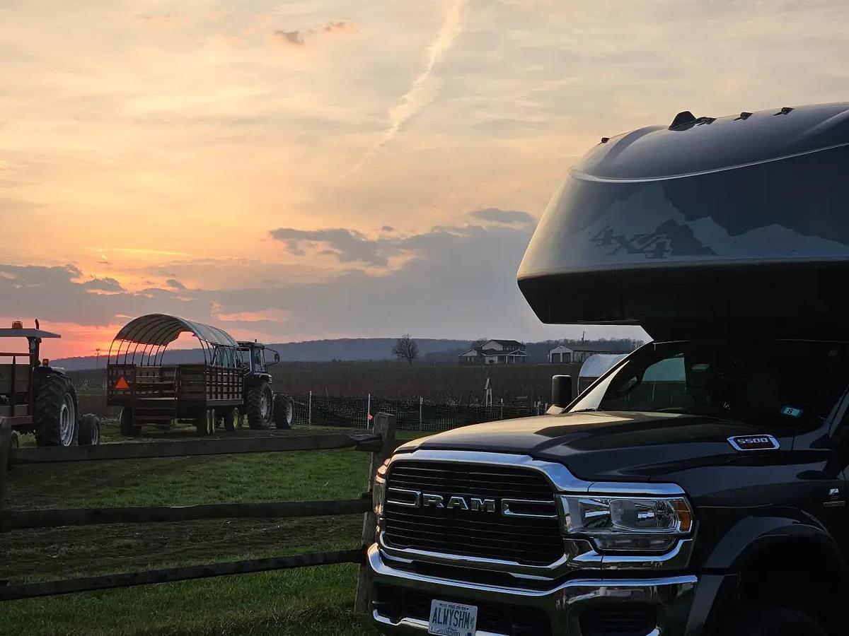 Used 2022 Dynamax Isata 5 30FW