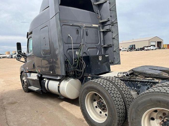 Used 2019 Freightliner Cascadia