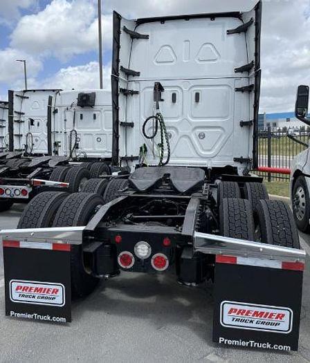 Used 2024 Freightliner CASCADIA 126