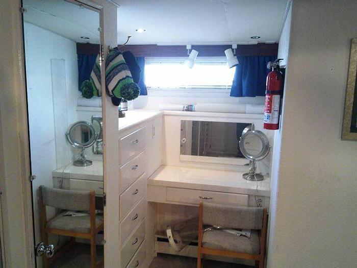 Used 1996 Pacemaker Flybridge 53