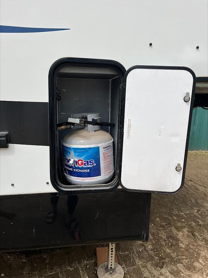 Used 2016 Jayco Seismic Wave 355W