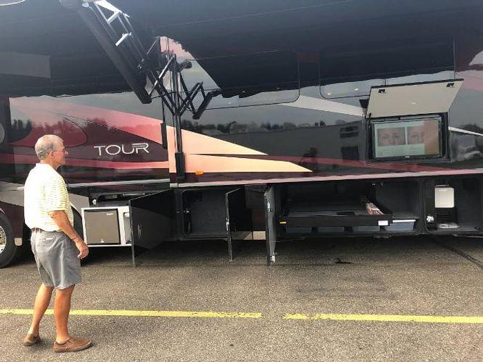 Used 2014 Winnebago Tour 42GD