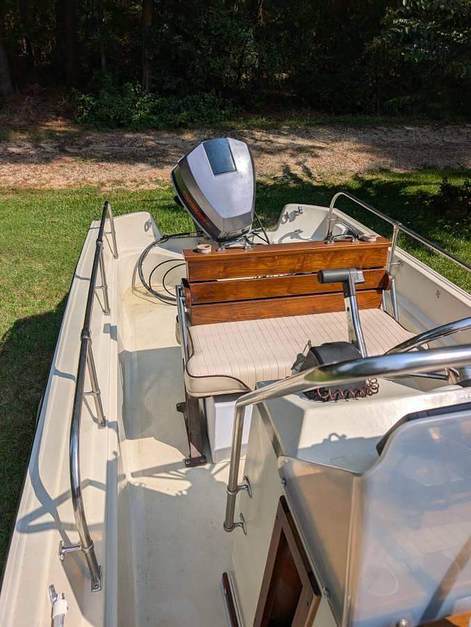 Used 1987 Boston Whaler Montauk 17