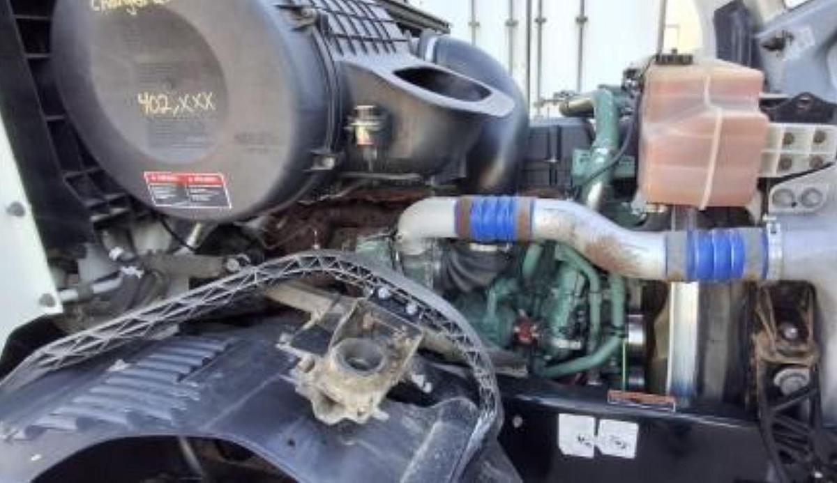 Used 2017 Volvo VNL64T670 Sleeper Semi Truck